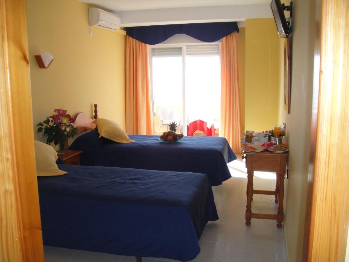 Hostal Costa Sol Castell de Ferro Exterior foto
