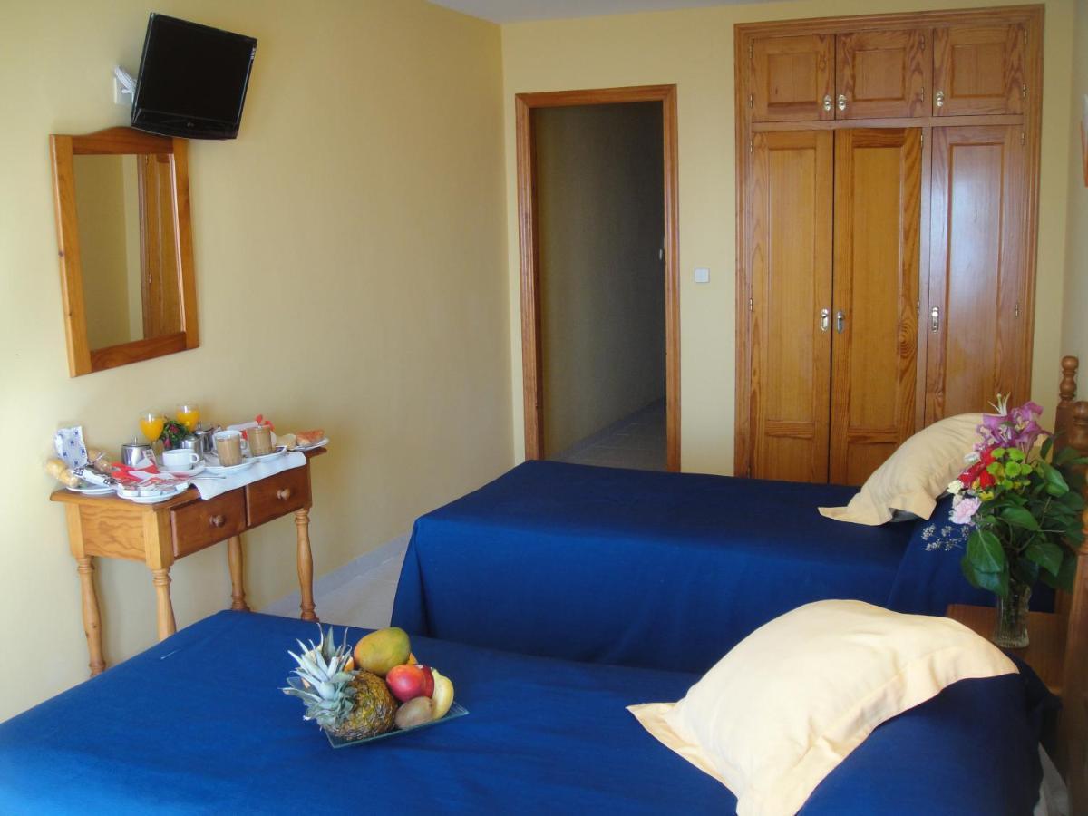 Hostal Costa Sol Castell de Ferro Exterior foto