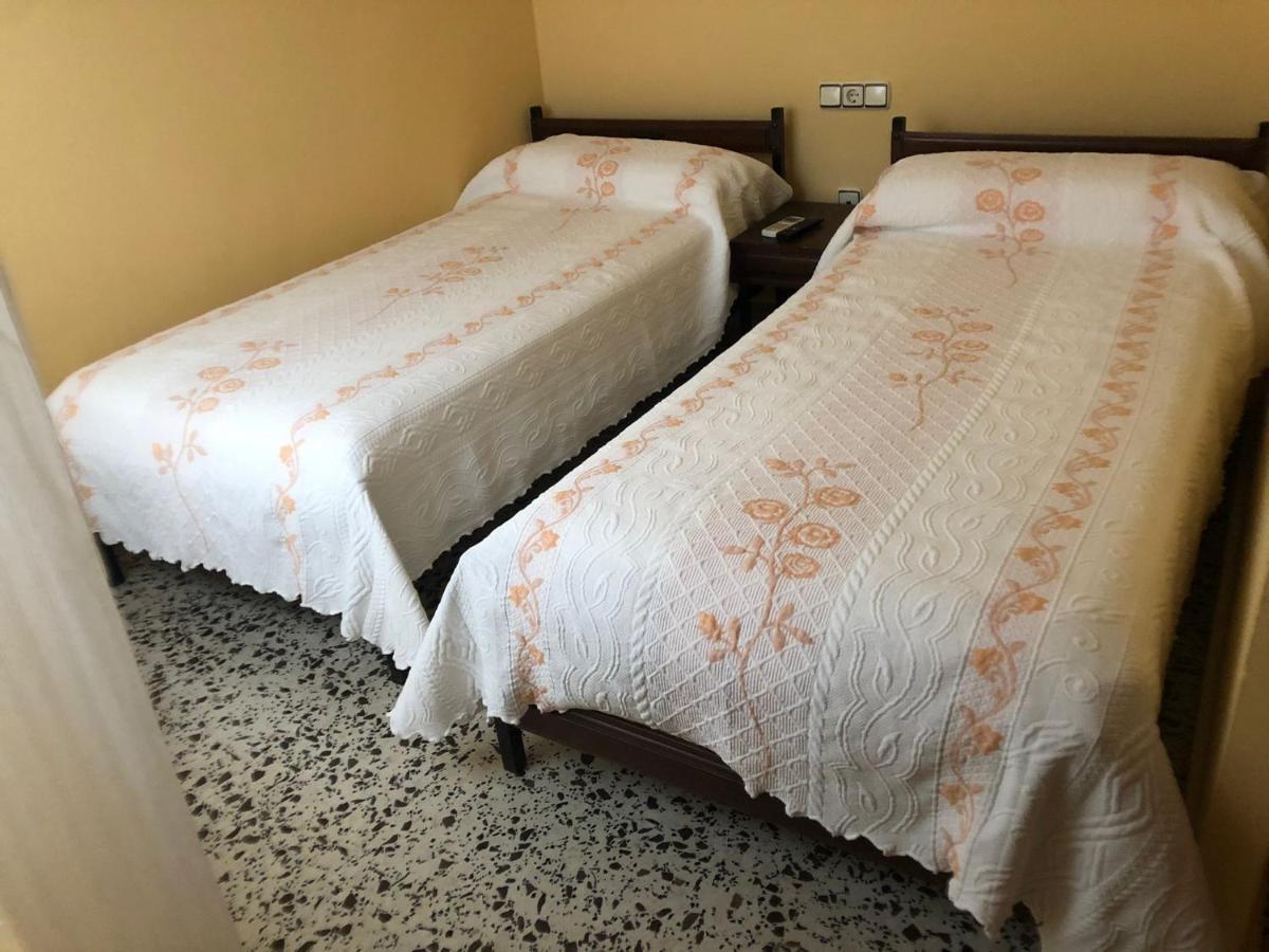 Hostal Costa Sol Castell de Ferro Exterior foto
